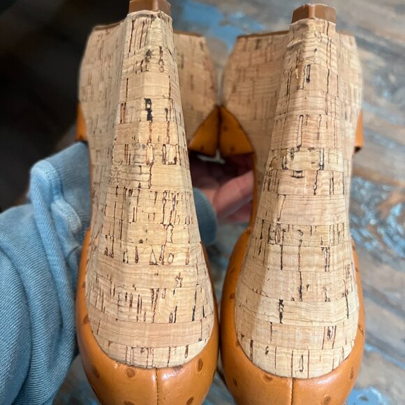 MICHAEL by Michael Kors Ostrich 5” Cork Wedges, SZ 8M - Picture 3 of 4